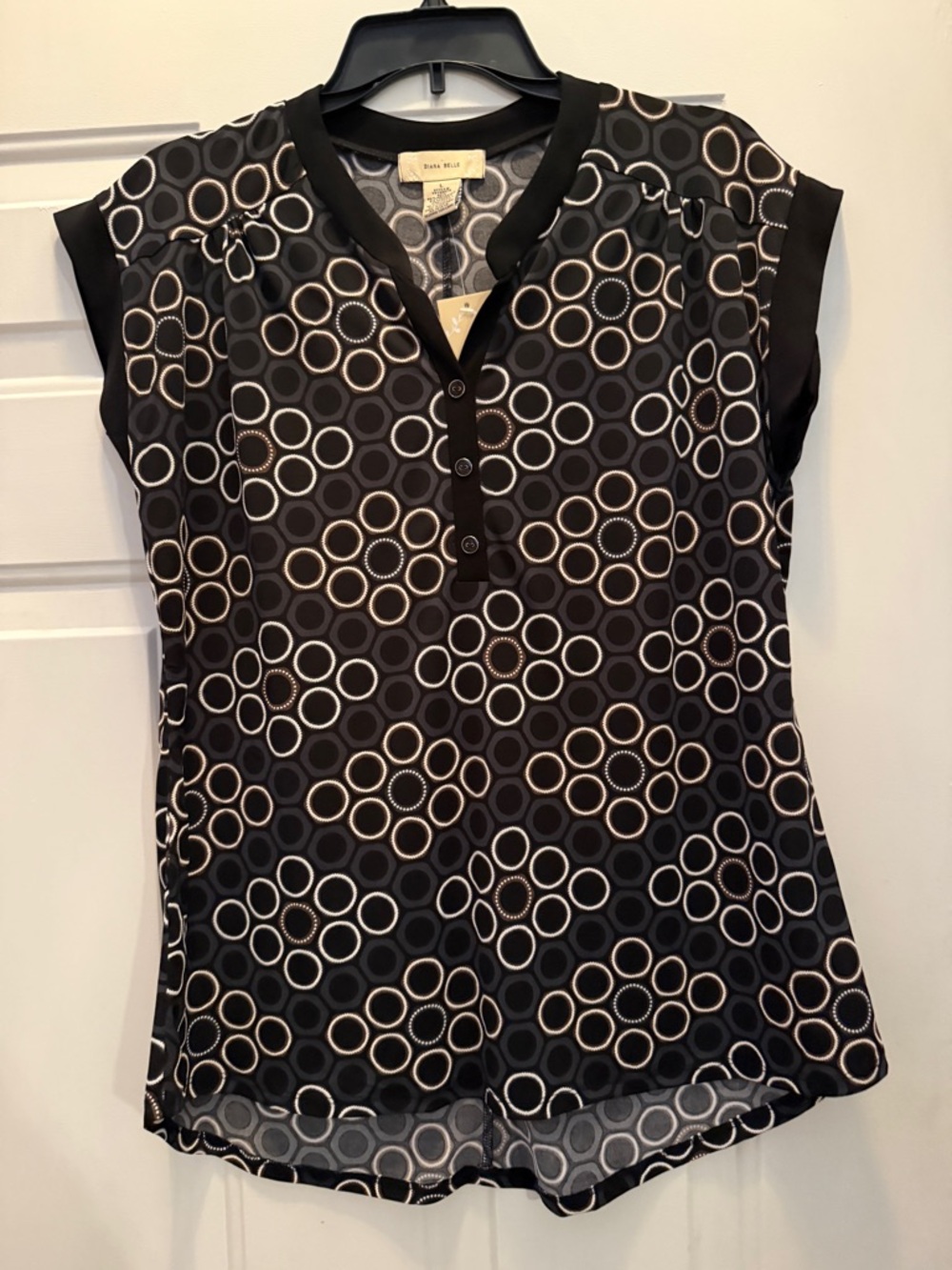Sleeveless Geometric Print Blouse - Black / Cream